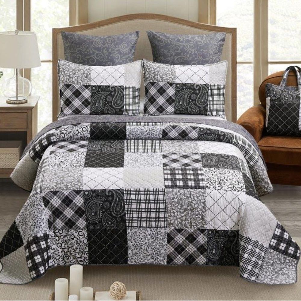 Black and White Reversible Patchwork Queen Quilt Set w/Matching Tote Bag